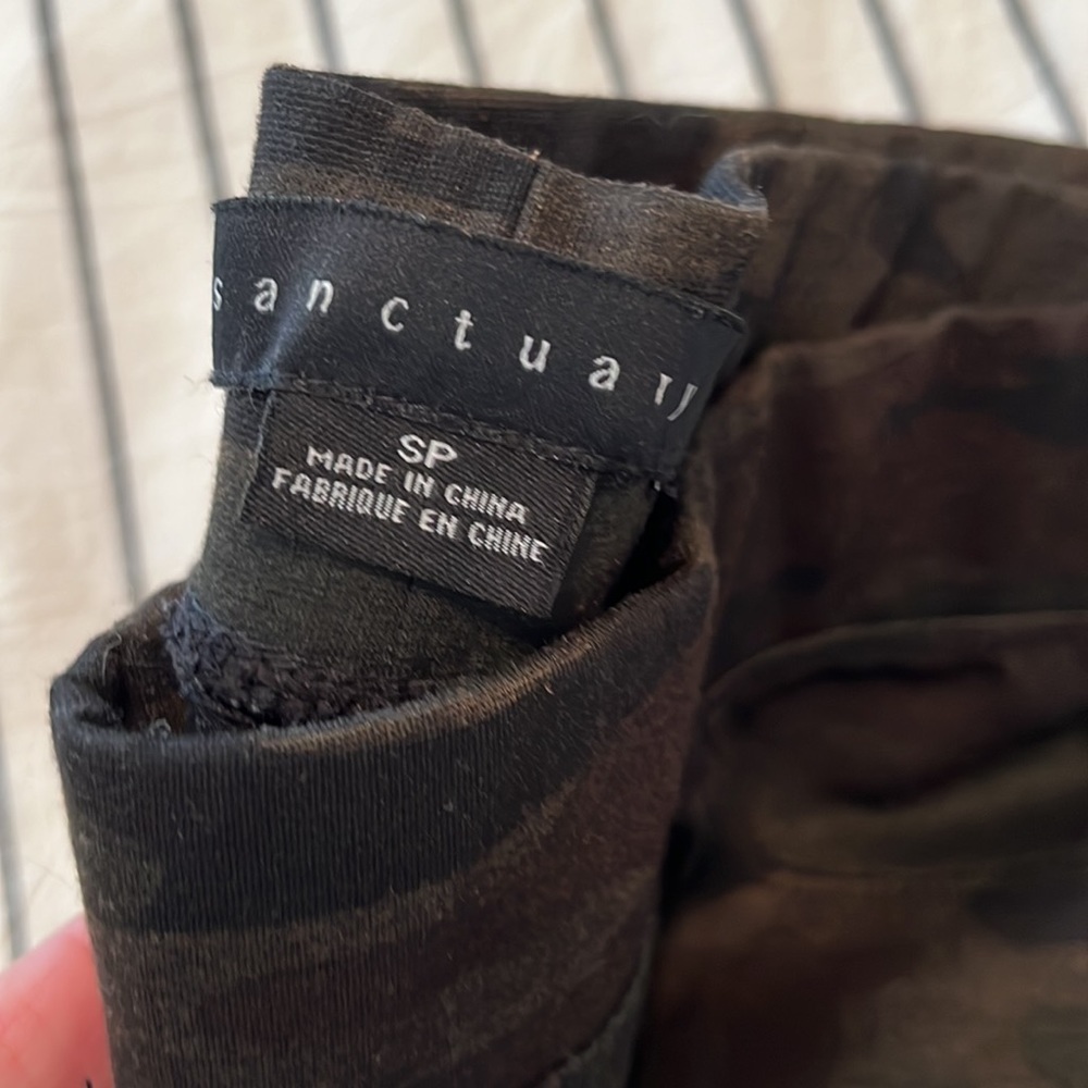 NWOT Camo leggings - Picture 2 of 2